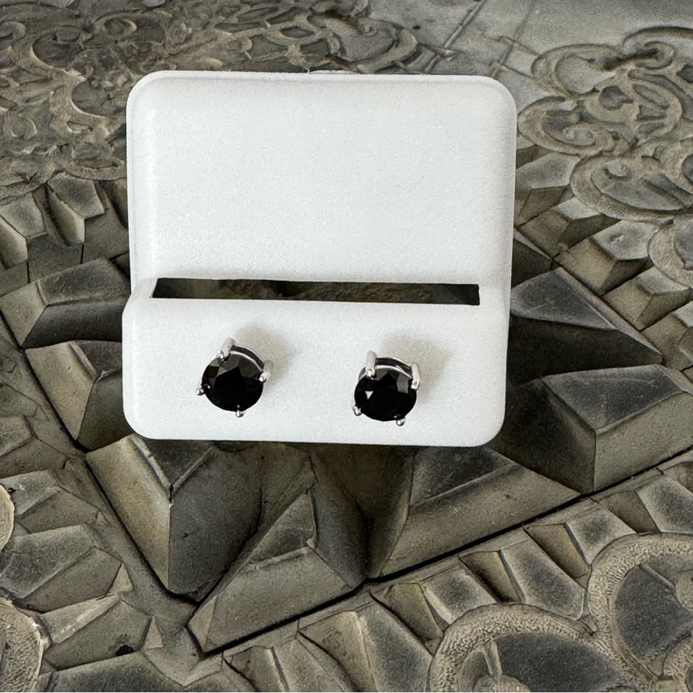 Sterling Silver 6MM Black Onyx Stud Earrings